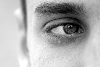 homme-yeux-oeil-regard-cils-images-photos-gratuites-1560x1040